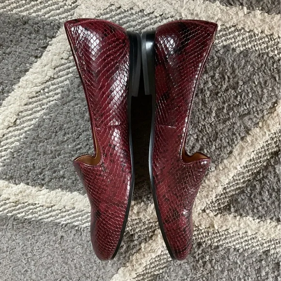 Vionic Willa Boa Slip On Shoes Wine Snakeskin Print Flat Loafers Size 8.5 - Picture 5 of 9